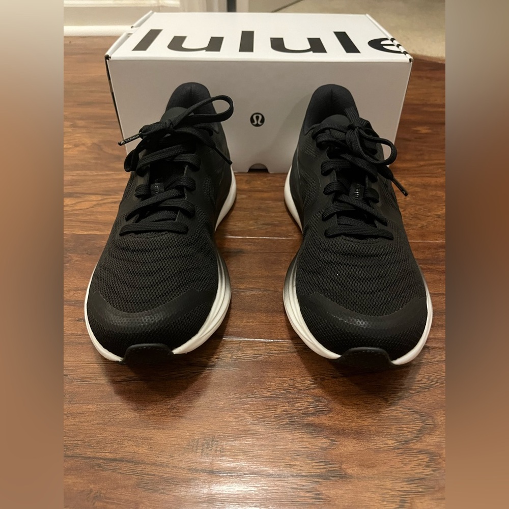 🍋NWB Lululemon Blissfeel 2 Women’s Black/Asphalt Grey/Lt Vapor Running Shoe - 10